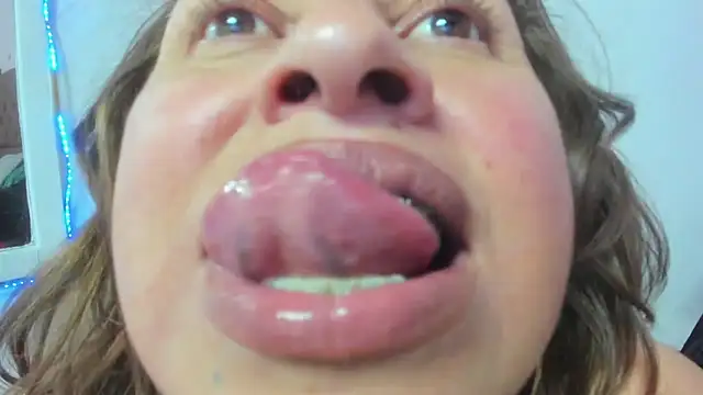 Snapshot of SheraHadee chatting on 26, 10, 2025 SheraHadee online show from 26, 10, 2025