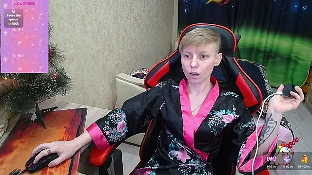 Alexis Gordon online show from 2, 1, 2025