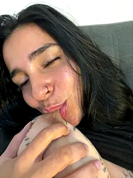 Meganmilk1 online show from 17, 11, 2025