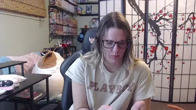 Sarahtineke online show from 19, 3, 2026