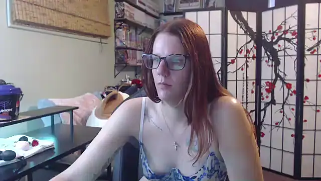 Snapshot of Sarahtineke chatting on 12, 7, 2026 Sarahtineke online show from 12, 7, 2026