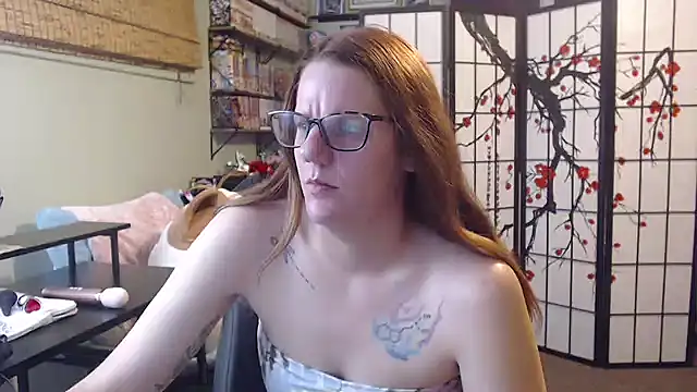 Snapshot of Sarahtineke chatting on 24, 7, 2026 Sarahtineke online show from 24, 7, 2026