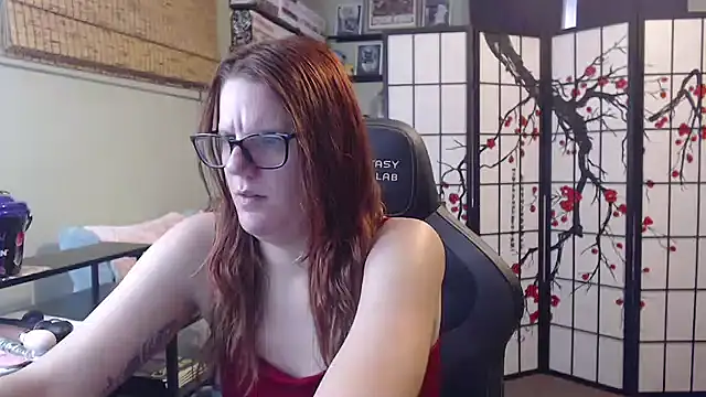 Snapshot of Sarahtineke chatting on 2, 8, 2026 Sarahtineke online show from 2, 8, 2026