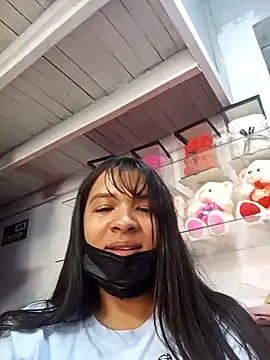 Snapshot of VivienAndClark chatting on 18, 11, 2025 VivienAndClark online show from 18, 11, 2025