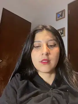 Snapshot of BubbleGumm_ chatting on 4, 3, 2025 BubbleGumm online show from 4, 3, 2025