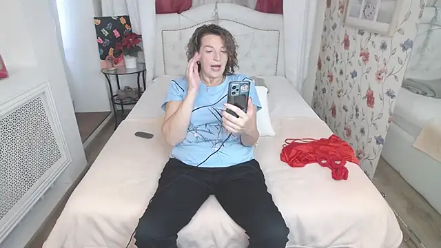 Snapshot of AmiHotGranny chatting on 13, 9, 2025 AmiHotGranny online show from 13, 9, 2025