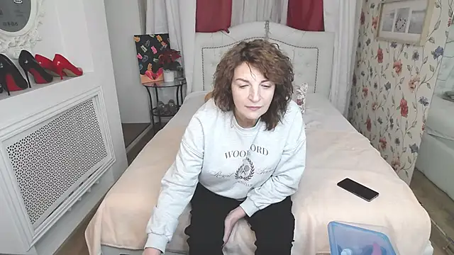 Snapshot of AmiHotGranny chatting on 18, 11, 2025 AmiHotGranny online show from 18, 11, 2025