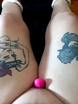 Snapshot of Hotsereia chatting on 12, 1, 2025 Hotsereia online show from 12, 1, 2025