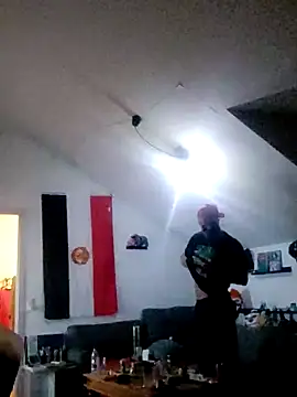 Snapshot of eltoulou chatting on 5, 2, 2025 eltoulou online show from 5, 2, 2025