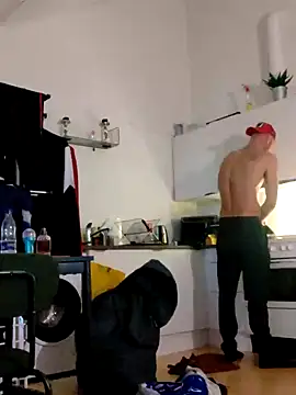 Snapshot of eltoulou chatting on 8, 2, 2025 eltoulou online show from 8, 2, 2025