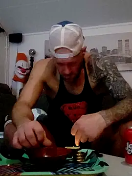 Snapshot of eltoulou chatting on 29, 10, 2025 eltoulou online show from 29, 10, 2025