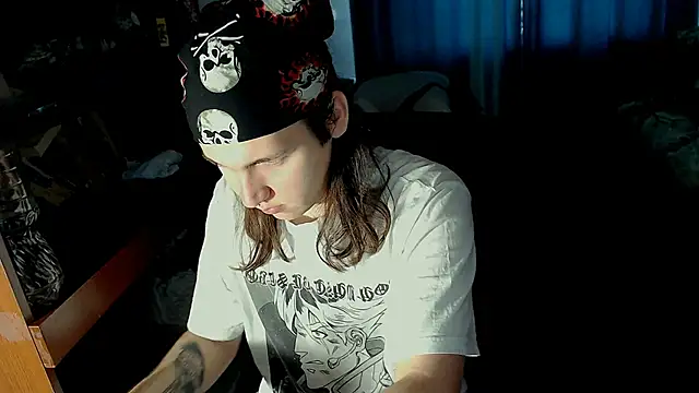 Snapshot of EvaMiron chatting on 13, 12, 2024 EvaMiron online show from 13, 12, 2024