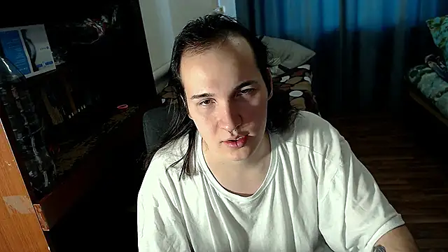 Snapshot of EvaMiron chatting on 8, 1, 2025 EvaMiron online show from 8, 1, 2025