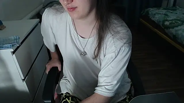 Snapshot of EvaMiron chatting on 14, 9, 2025 EvaMiron online show from 14, 9, 2025