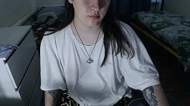 Snapshot of EvaMiron chatting on 16, 9, 2025 EvaMiron online show from 16, 9, 2025