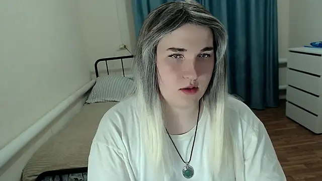 Snapshot of EvaMiron chatting on 8, 7, 2026 EvaMiron online show from 8, 7, 2026