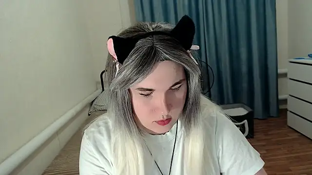 Snapshot of EvaMiron chatting on 10, 7, 2026 EvaMiron online show from 10, 7, 2026
