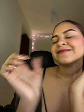 Snapshot of gretta_kler1 chatting on 27, 12, 2024 gretta kler1 online show from 27, 12, 2024