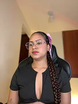 Snapshot of gretta_kler1 chatting on 19, 1, 2025 gretta kler1 online show from 19, 1, 2025