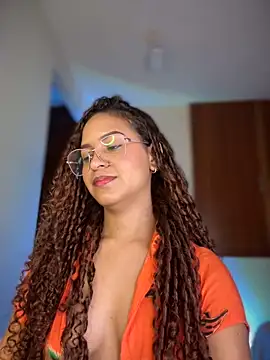 Snapshot of gretta_kler1 chatting on 25, 1, 2025 gretta kler1 online show from 25, 1, 2025