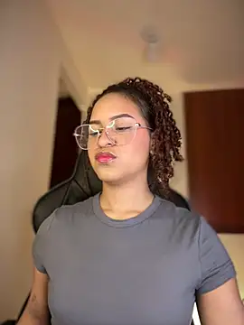 Snapshot of gretta_kler1 chatting on 26, 1, 2025 gretta kler1 online show from 26, 1, 2025