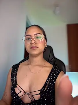 Snapshot of gretta_kler1 chatting on 13, 2, 2025 gretta kler1 online show from 13, 2, 2025