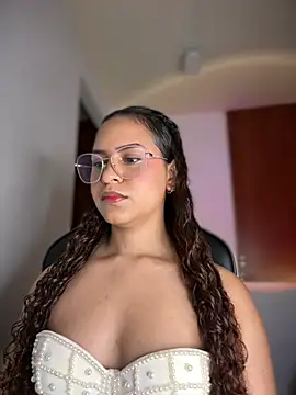 Snapshot of gretta_kler1 chatting on 15, 2, 2025 gretta kler1 online show from 15, 2, 2025