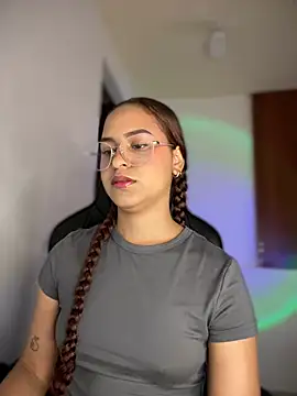 Snapshot of gretta_kler1 chatting on 1, 3, 2025 gretta kler1 online show from 1, 3, 2025