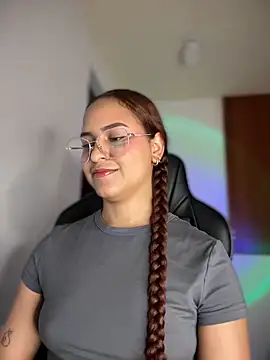 Snapshot of gretta_kler1 chatting on 1, 3, 2025 gretta kler1 online show from 1, 3, 2025