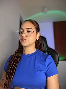 Snapshot of gretta_kler1 chatting on 11, 3, 2025 gretta kler1 online show from 11, 3, 2025