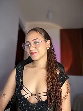 Snapshot of gretta_kler1 chatting on 19, 3, 2025 gretta kler1 online show from 19, 3, 2025