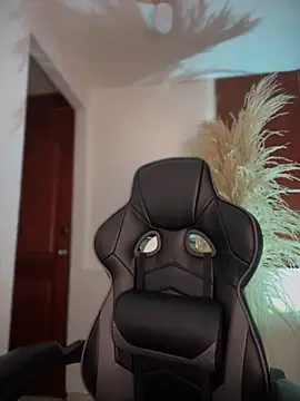 Snapshot of gretta_kler1 chatting on 10, 10, 2025 gretta kler1 online show from 10, 10, 2025