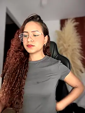 Snapshot of gretta_kler1 chatting on 19, 10, 2025 gretta kler1 online show from 19, 10, 2025