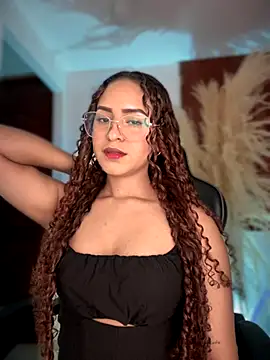 Snapshot of gretta_kler1 chatting on 3, 12, 2025 gretta kler1 online show from 3, 12, 2025