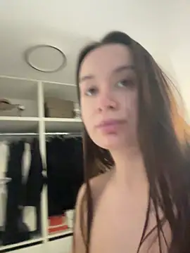 deliaroyal online show from 9, 11, 2025