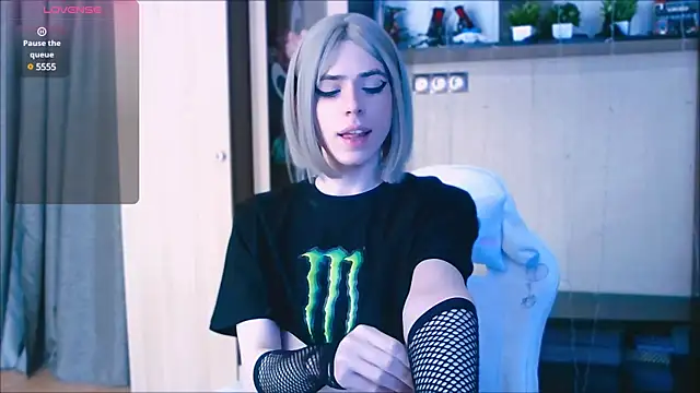 Snapshot of FemAlexa_ chatting on 19, 3, 2025 FemAlexa online show from 19, 3, 2025