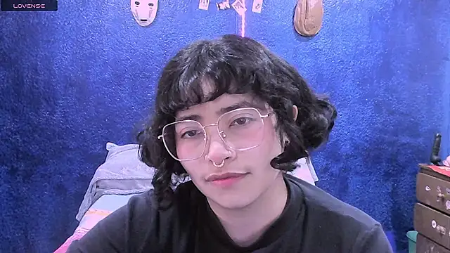 NinaYellow online show from 3, 2, 2026