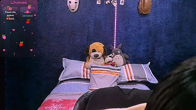 NinaYellow online show from 4, 2, 2026