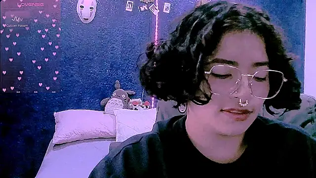 NinaYellow online show from 4, 8, 2026