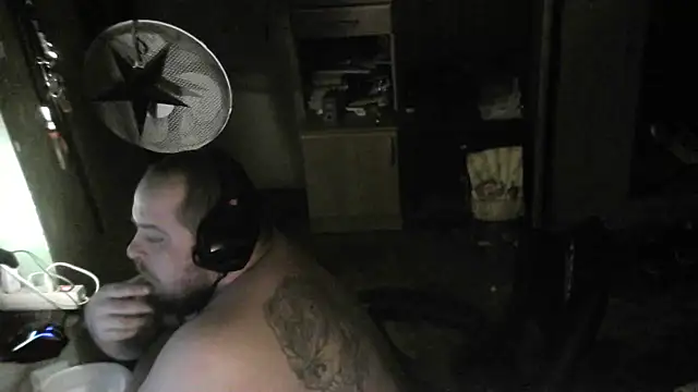 Snapshot of perversalus chatting on 8, 1, 2025 perversalus online show from 8, 1, 2025