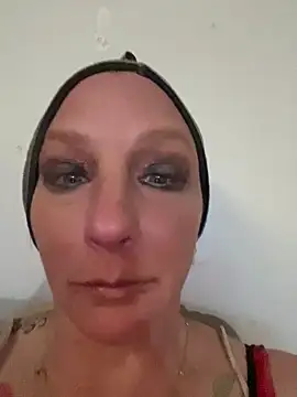 Everlyrose27 online show from 24, 2, 2025