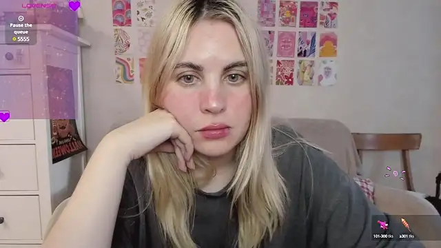 Snapshot of pawpaws chatting on 5, 1, 2025 pawpaws online show from 5, 1, 2025
