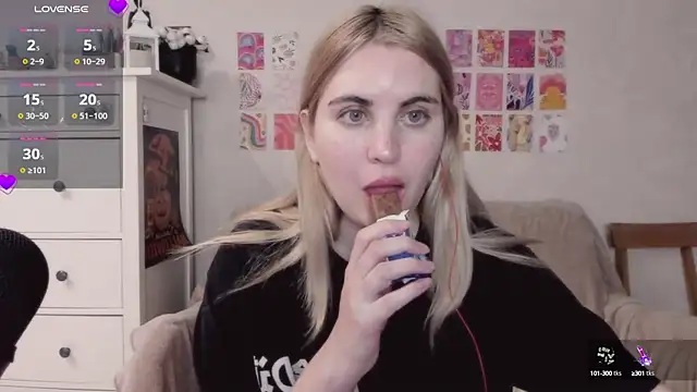 Snapshot of pawpaws chatting on 9, 3, 2025 pawpaws online show from 9, 3, 2025