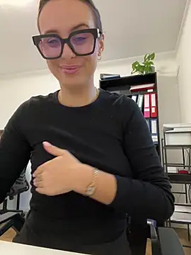 Hii Lolla online show from 1, 12, 2025