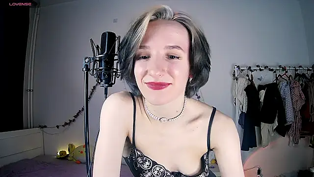 Snapshot of Violet_Veliya chatting on 28, 2, 2025 Violet Veliya online show from 28, 2, 2025