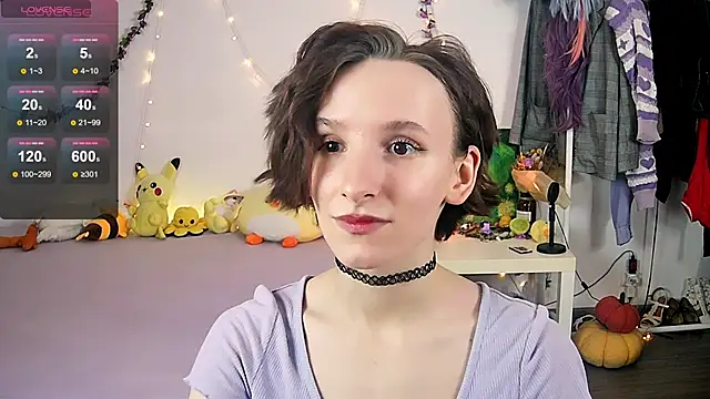 Snapshot of Violet_Veliya chatting on 8, 10, 2025 Violet Veliya online show from 8, 10, 2025