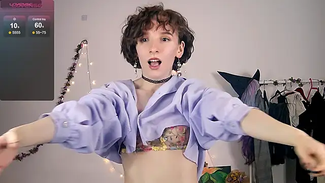 Snapshot of Violet_Veliya chatting on 28, 11, 2025 Violet Veliya online show from 28, 11, 2025