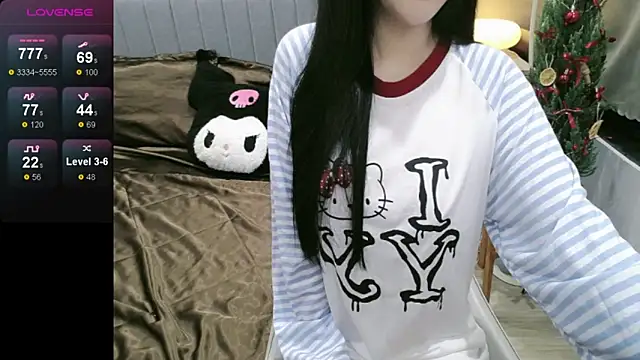 Snapshot of _Viviann_ chatting on 21, 12, 2025 Viviann online show from 21, 12, 2025