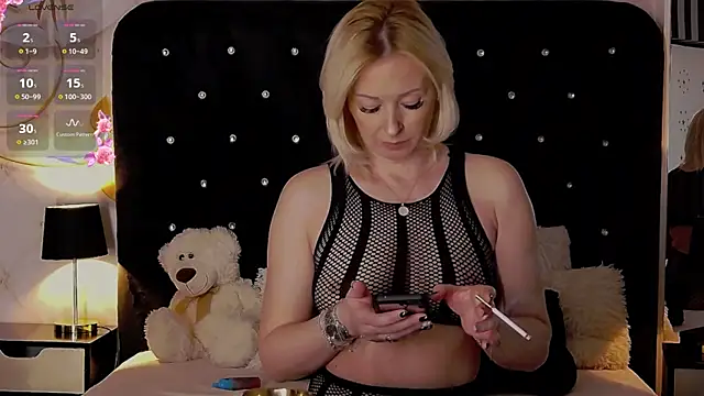 Snapshot of OliviaShaw23 chatting on 23, 1, 2025 OliviaShaw23 online show from 23, 1, 2025