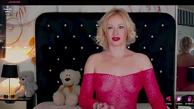 Snapshot of OliviaShaw23 chatting on 19, 10, 2025 OliviaShaw23 online show from 19, 10, 2025